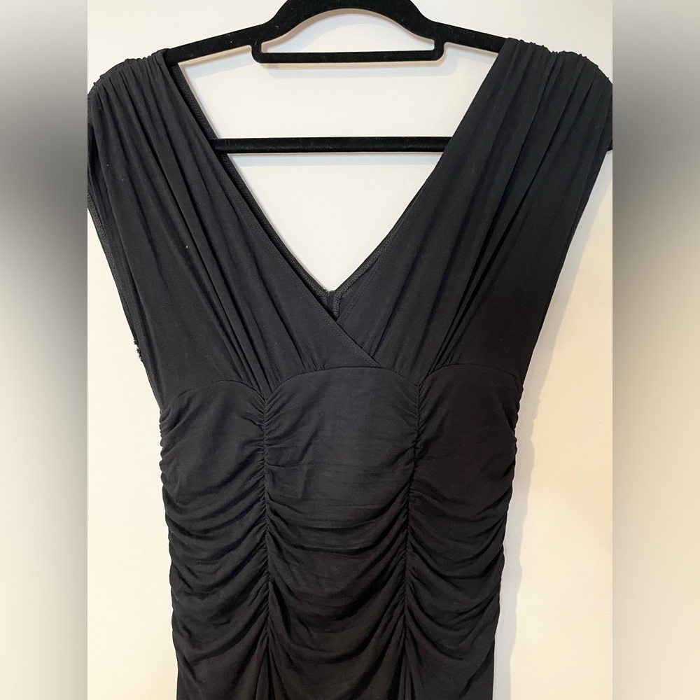 CAbi 108 Monroe V-neck Ruched Waist Midi
Black Cap Sleeve Dress Size S - Picture 4 of 6